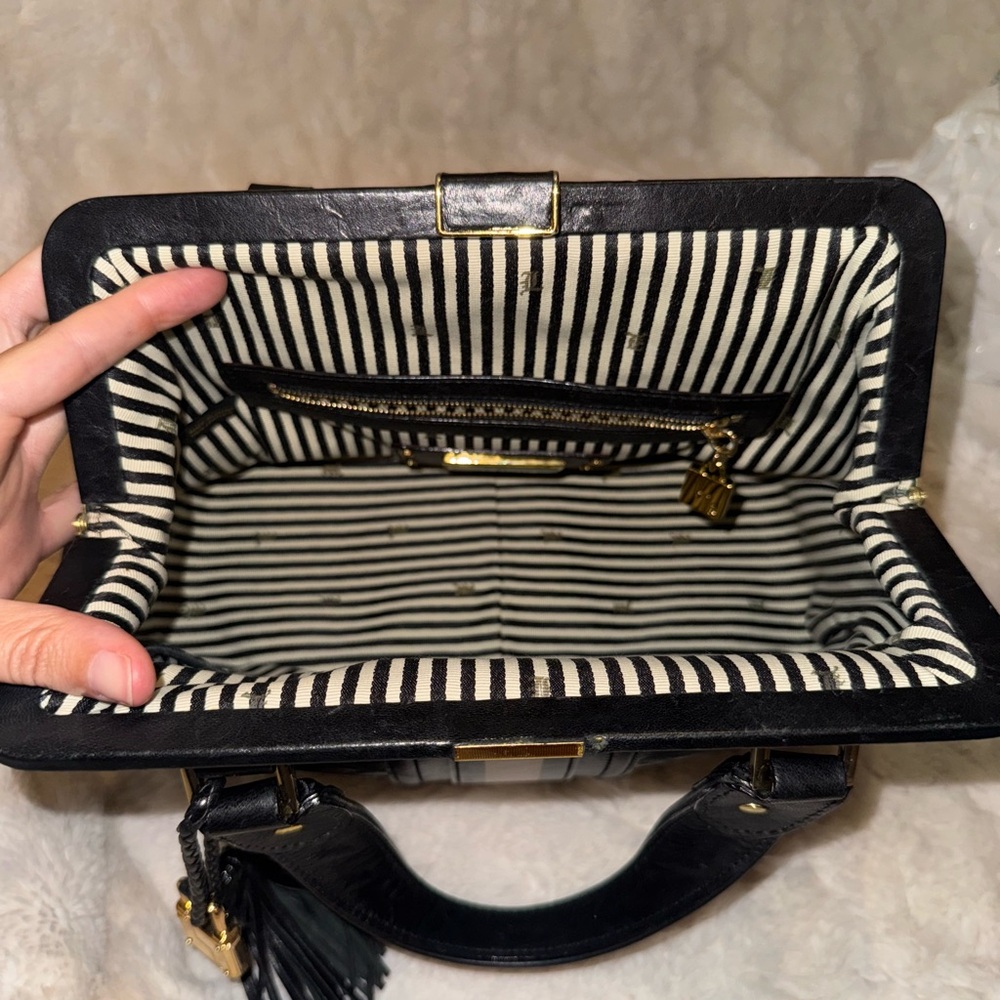 L.A.M.B. Black and White Leather Satchel, Vintage, Y2K - Picture 16 of 16